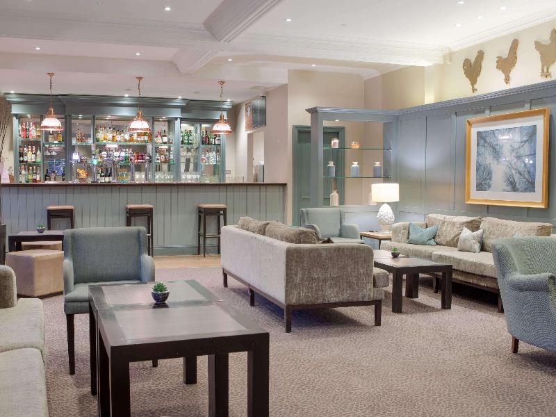 Sunday Box Hill Burford Bridge Hotel - Bar
