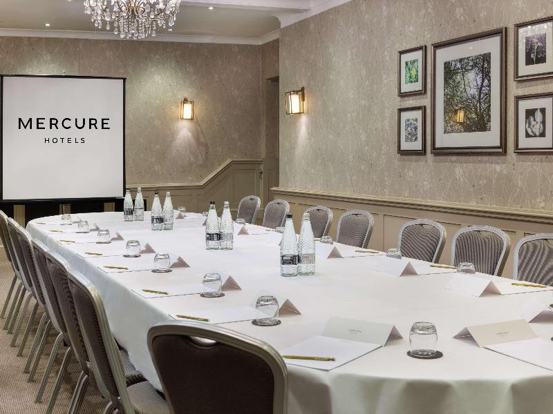Sunday Box Hill Burford Bridge Hotel - Toplantı