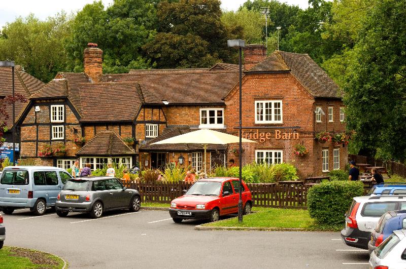 Premier Inn Woking West - A324 - Genel