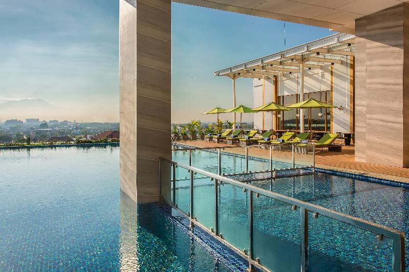 Swiss-Belhotel Solo - Havuz