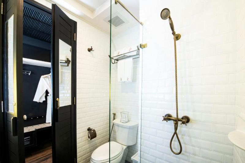 Dhevi Bangkok Hotel - Oda