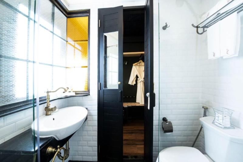 Dhevi Bangkok Hotel - Oda