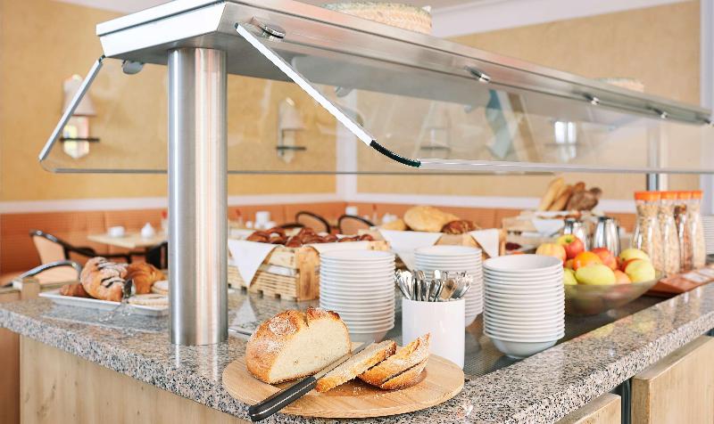Living Hotel Am Olympiapark By Derag - Restoran