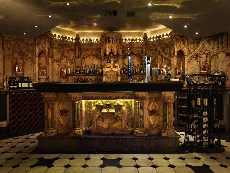 The Royal Toby Hotel - Bar