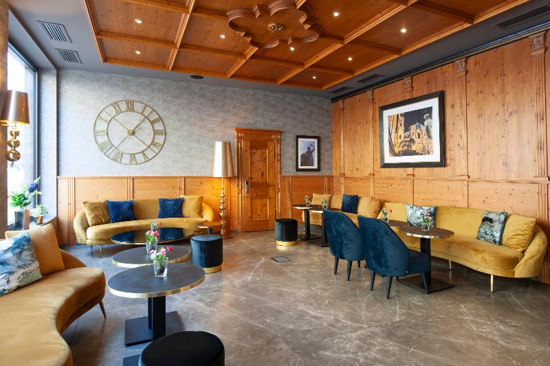 KING's HOTEL First - Lobi