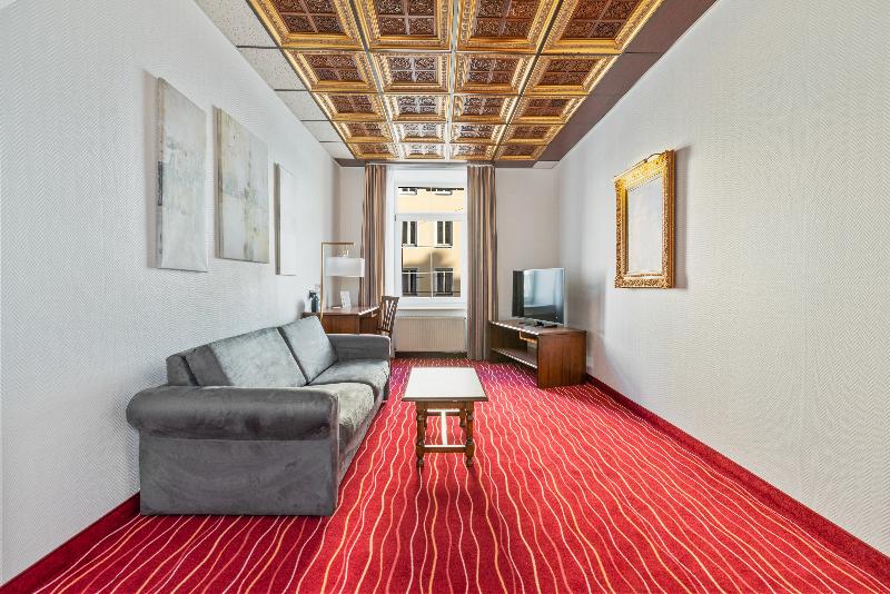 KING's HOTEL First - Oda