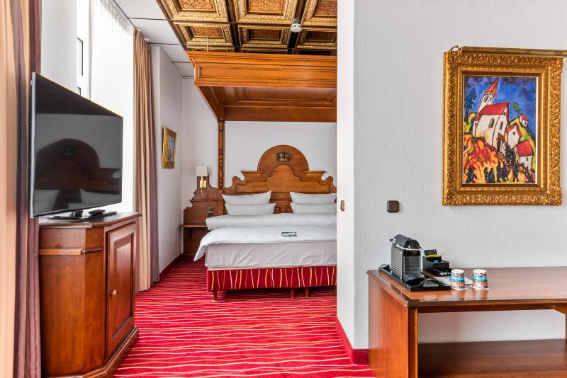 KING's HOTEL First - Oda