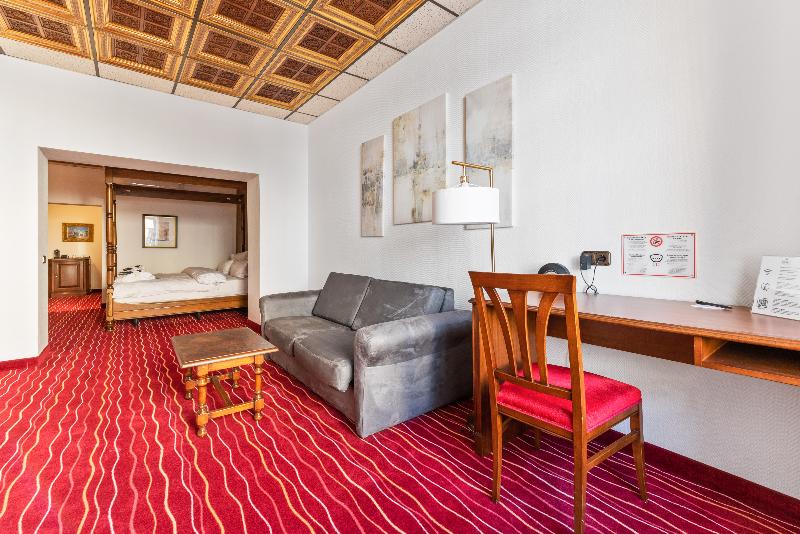 KING's HOTEL First - Oda