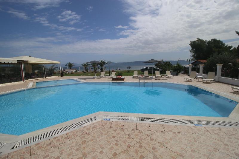 Utopia Kavos Hotel - Genel
