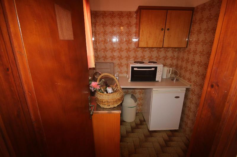 Utopia Kavos Hotel - Oda
