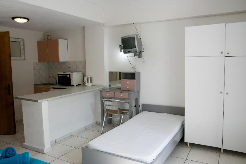 Utopia Kavos Hotel - Oda