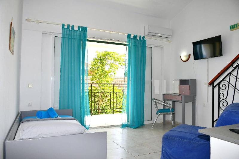 Utopia Kavos Hotel - Oda
