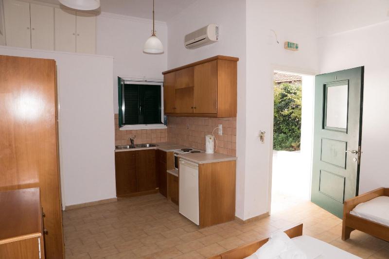 Utopia Kavos Hotel - Oda