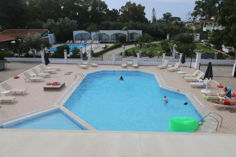 Utopia Kavos Hotel - Oda