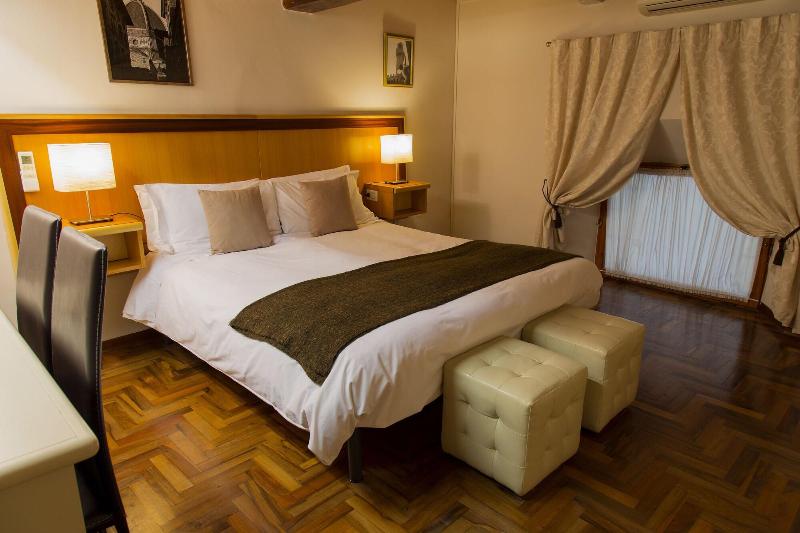 Martelli 6 Suites And Apartments - Oda