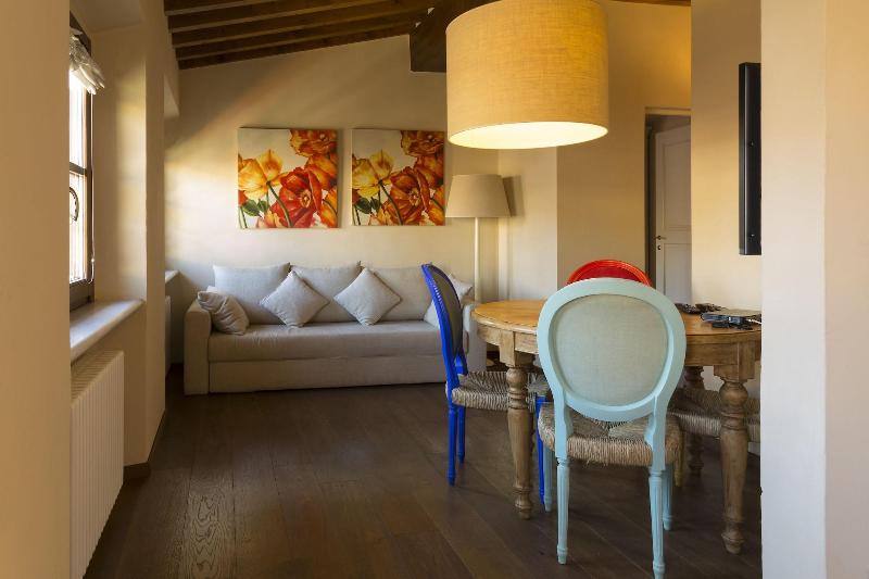 Martelli 6 Suites And Apartments - Oda