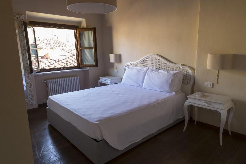 Martelli 6 Suites And Apartments - Oda