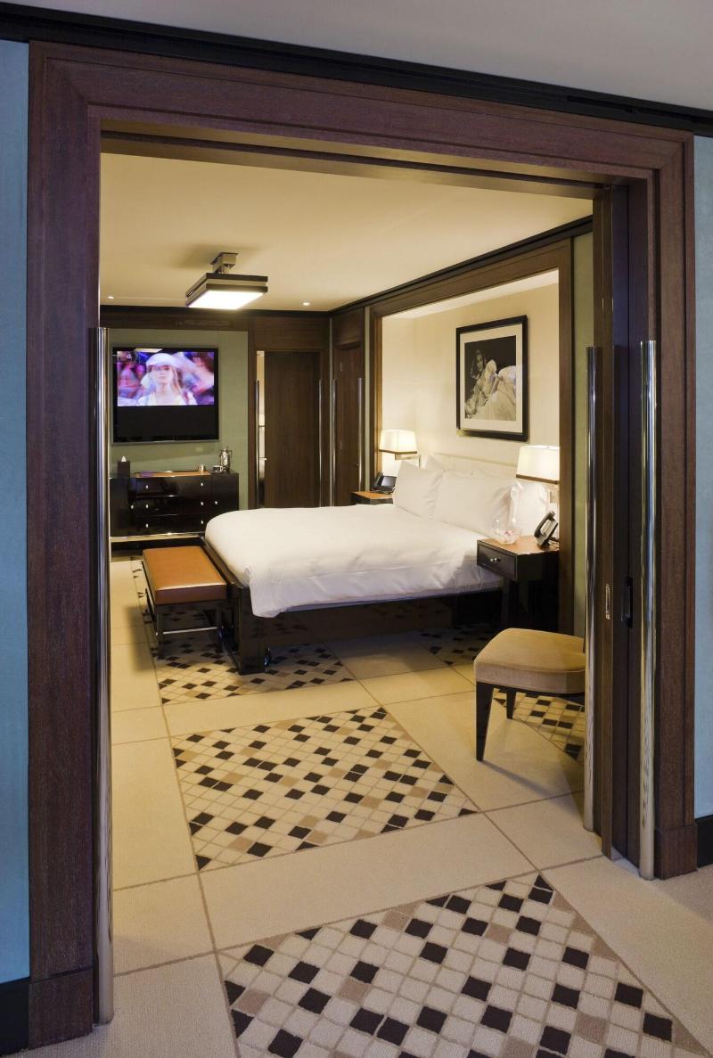 45 Park Lane Dorchester Collection - Oda
