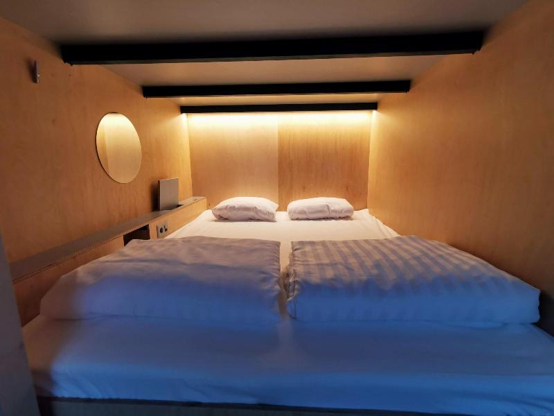 Green Marmot Capsule Hotel Zürich - Oda