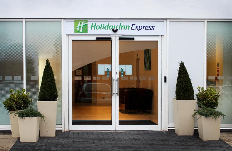 Holiday Inn Express Wakefield - Genel