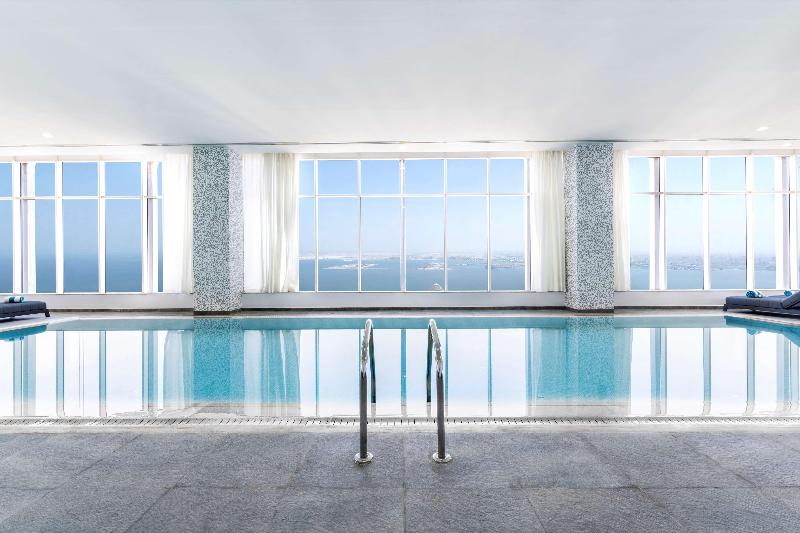 Aleph Doha Residences, Curio Collection by Hilton - Havuz
