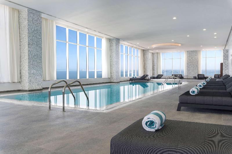 Aleph Doha Residences, Curio Collection by Hilton - Havuz