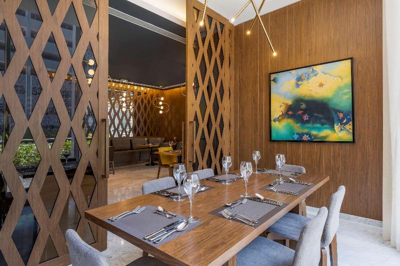 Aleph Doha Residences, Curio Collection by Hilton - Restoran