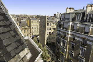 Hotel de Neuve by HappyCulture