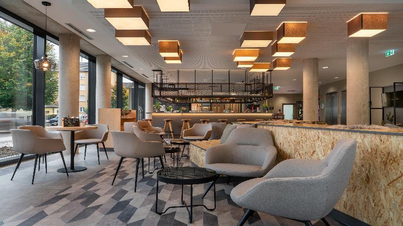 Holiday Inn - the niu, Timber Esslingen - Bar