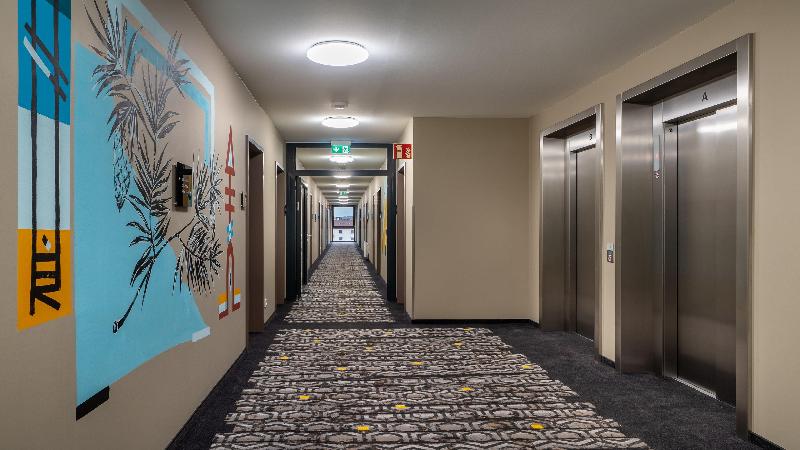 Holiday Inn - the niu, Timber Esslingen - Lobi