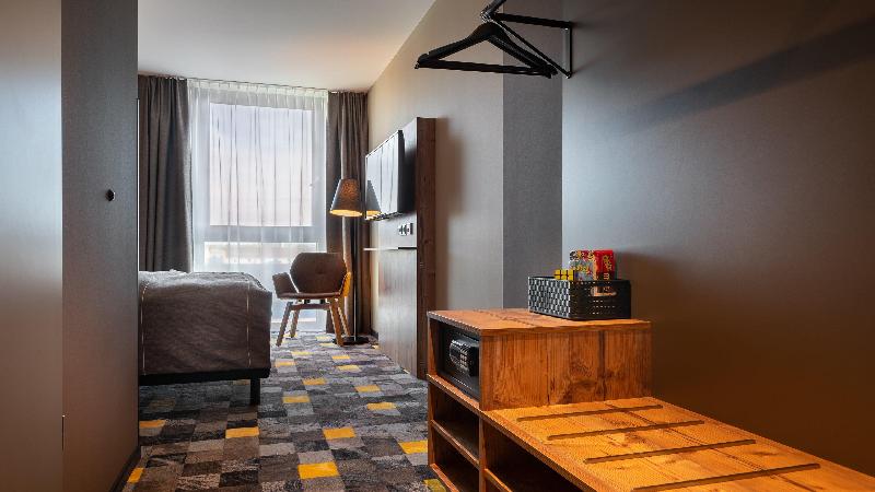 Holiday Inn - the niu, Timber Esslingen - Oda