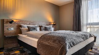 Holiday Inn - the niu, Timber Esslingen fotoÄŸrafÄ±