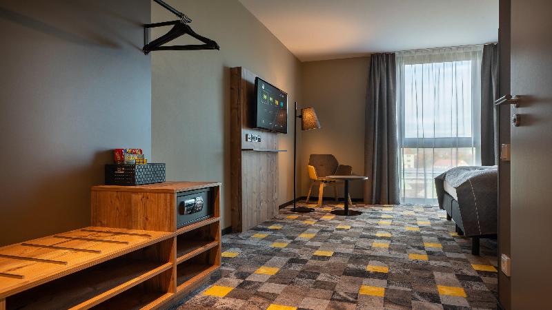 Holiday Inn - the niu, Timber Esslingen - Oda