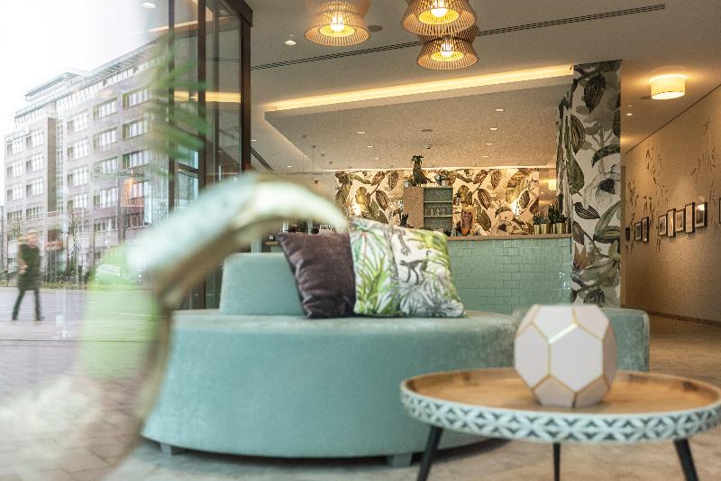 Holiday Inn - the niu, Crusoe Bremen Airport - Lobi
