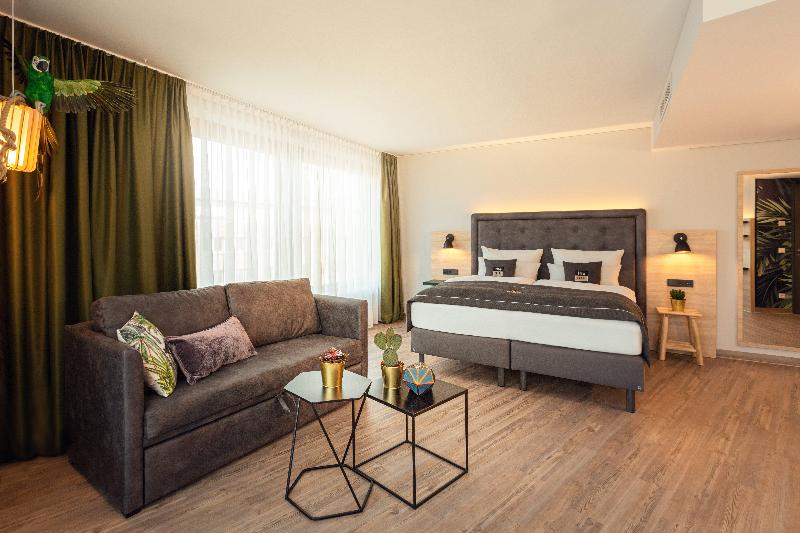 Holiday Inn - the niu, Crusoe Bremen Airport - Oda
