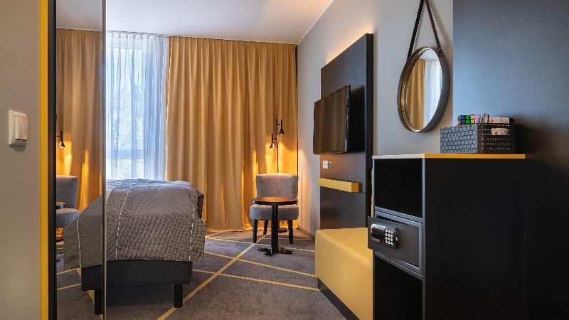 Holiday Inn - the niu, Fury Aschheim Messe - Oda