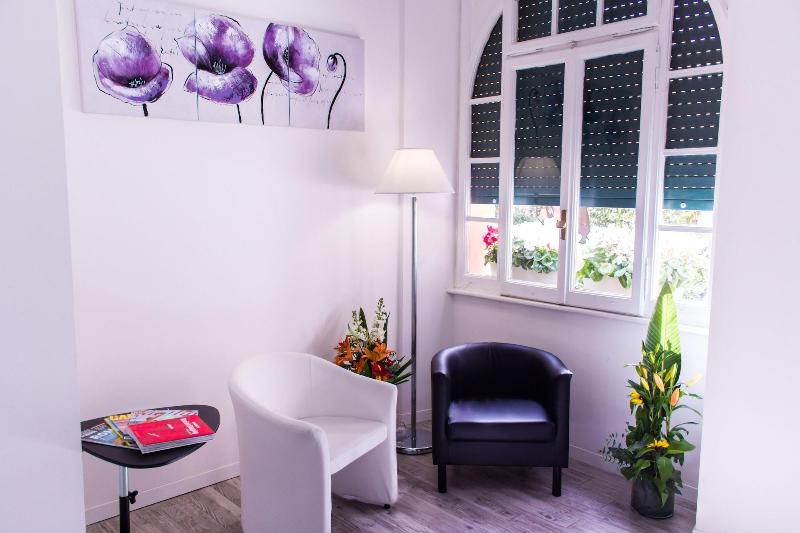 Gardenia Suites - Lobi