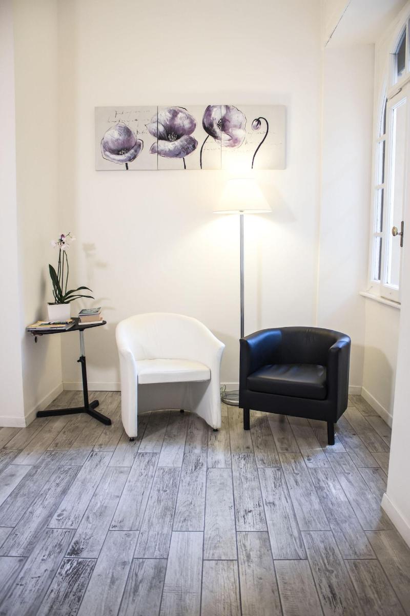 Gardenia Suites - Lobi