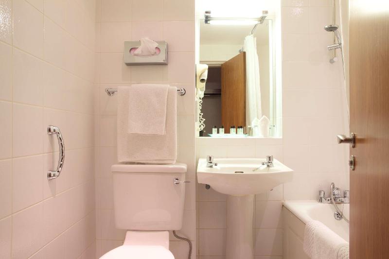 Aberdeen Airport Dyce Hotel, Sure Collection by BW - Oda