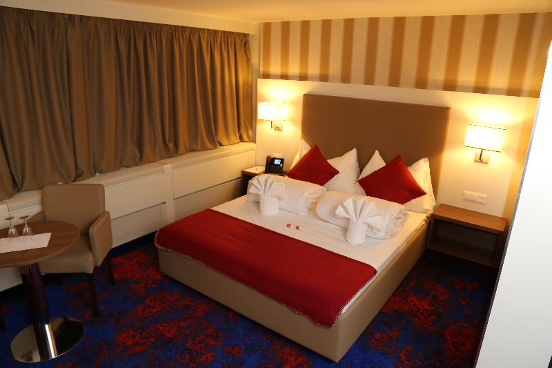 My Home Hotel - Oda