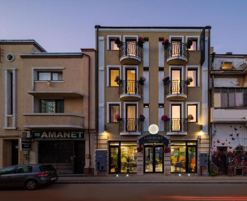 Labirint Hotel - Genel