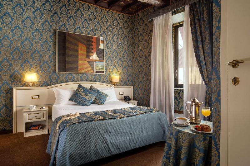 Charme Spagna Boutique - Oda