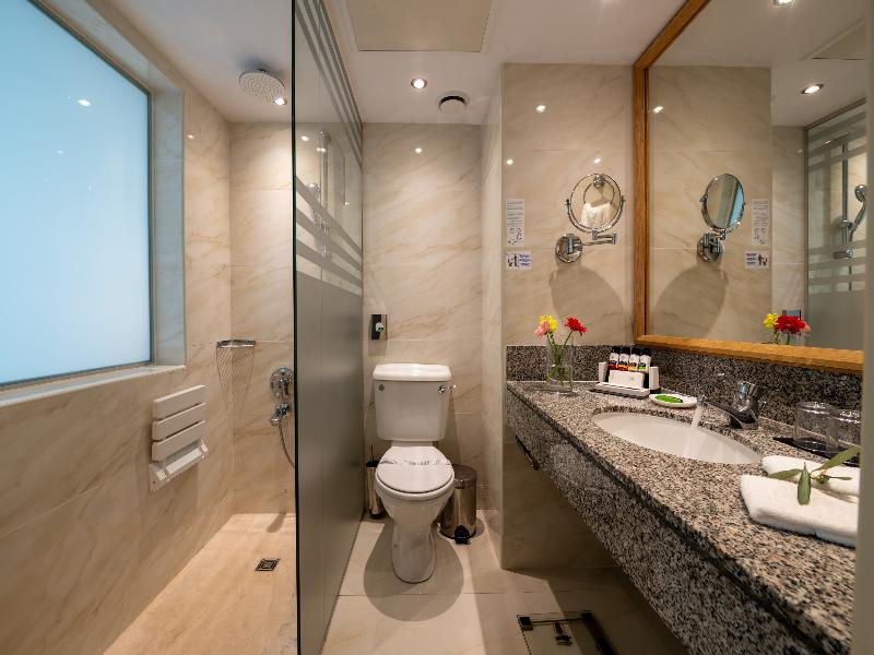 Constantinou Bros Athena Beach Hotel - Oda