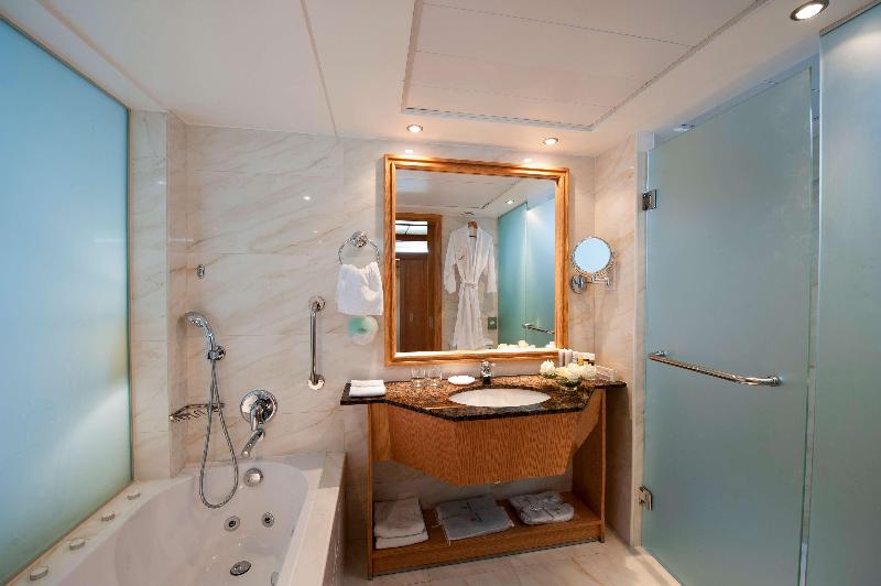 Constantinou Bros Athena Beach Hotel - Oda