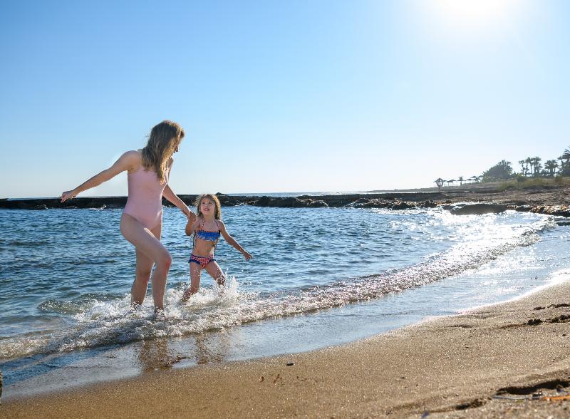 Constantinou Bros Athena Beach Hotel - Oda