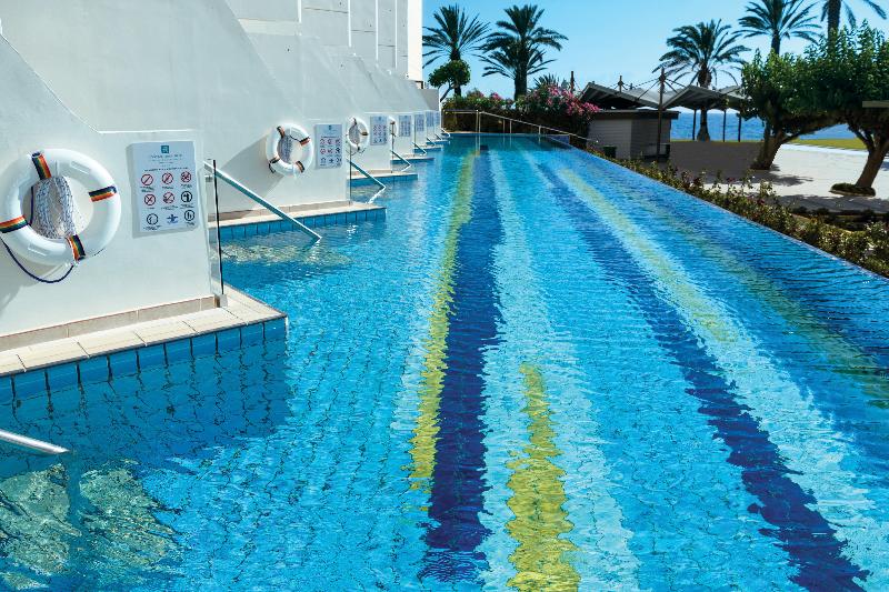 Constantinou Bros Athena Beach Hotel - Oda