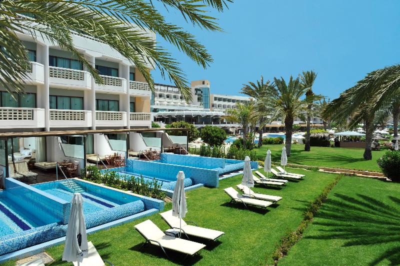 Constantinou Bros Athena Beach Hotel - Oda