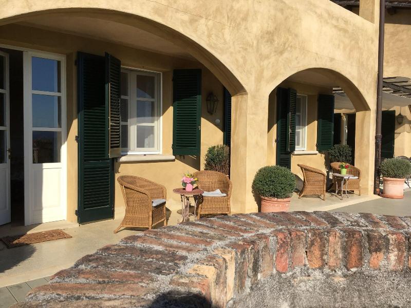 Tenuta Il Sassone - Wine & Food - Genel