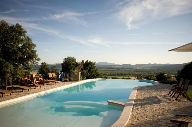 Tenuta Il Sassone - Wine & Food - Havuz