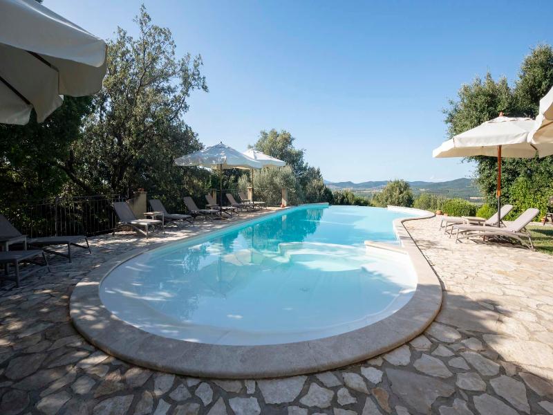 Tenuta Il Sassone - Wine & Food - Havuz